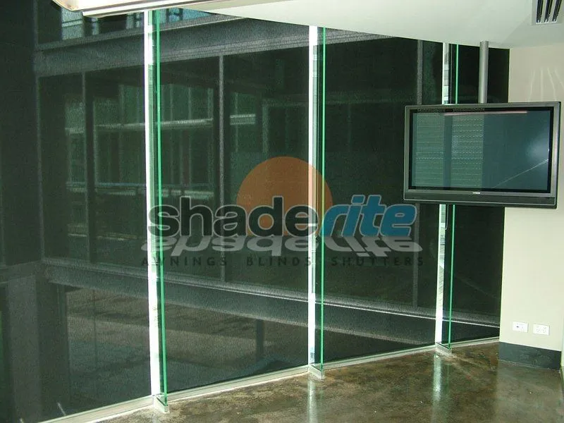 Sunscreen blind installation, Sydney